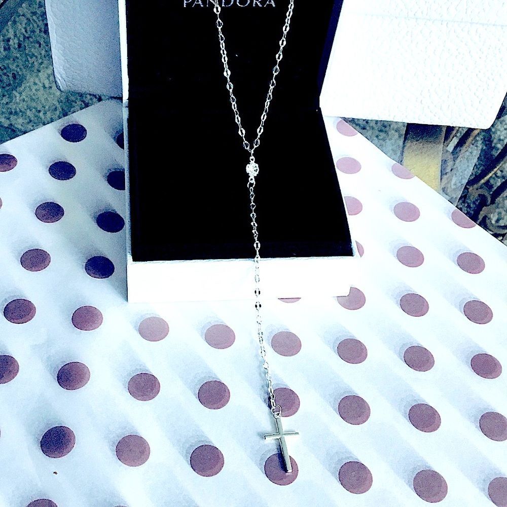MINIMALIST SILVER DIAMOND CROSS NECKLACE